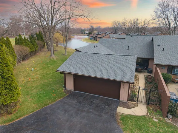 2201 Bayview Dr, Michigan City, IN 46360