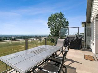 215 NE Rocky Ridge Dr NW, Calgary, AB T3G 4M1