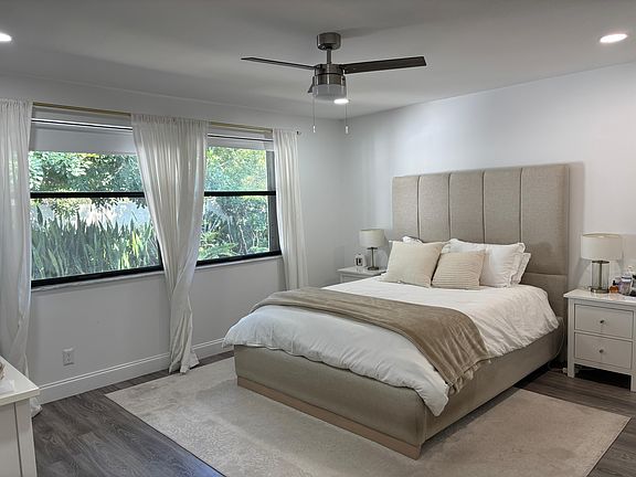 4th image of 5201 SW 31st Ave