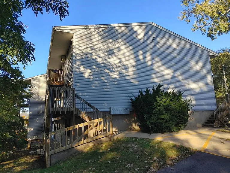 415 S. Van Buren Street — Photo 18