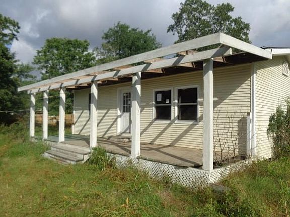 5th image of 24660 Canterbury Cir