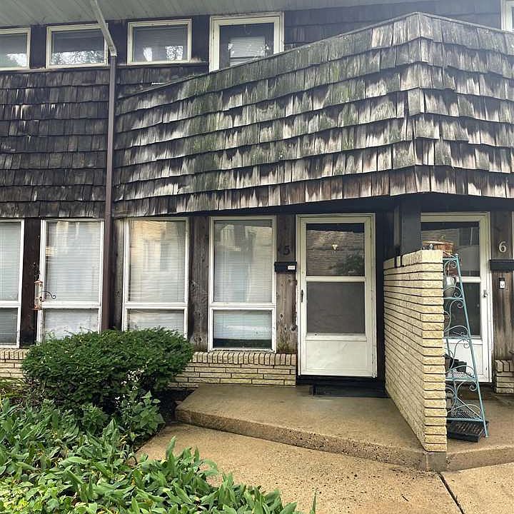 1st image of 5 N Lakewood Gdns