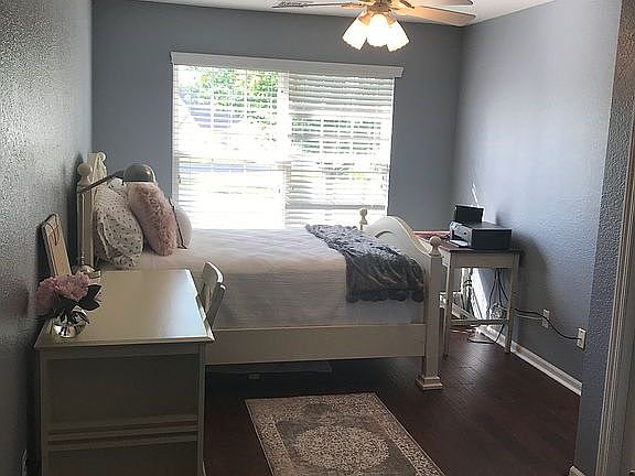 Second bedroom/office area