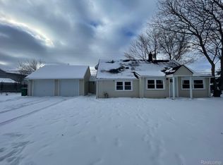 22873 Beechwood Ave, Eastpointe, MI 48021