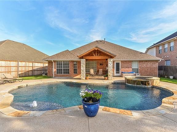 2nd image of 1008 Pegasus Dr