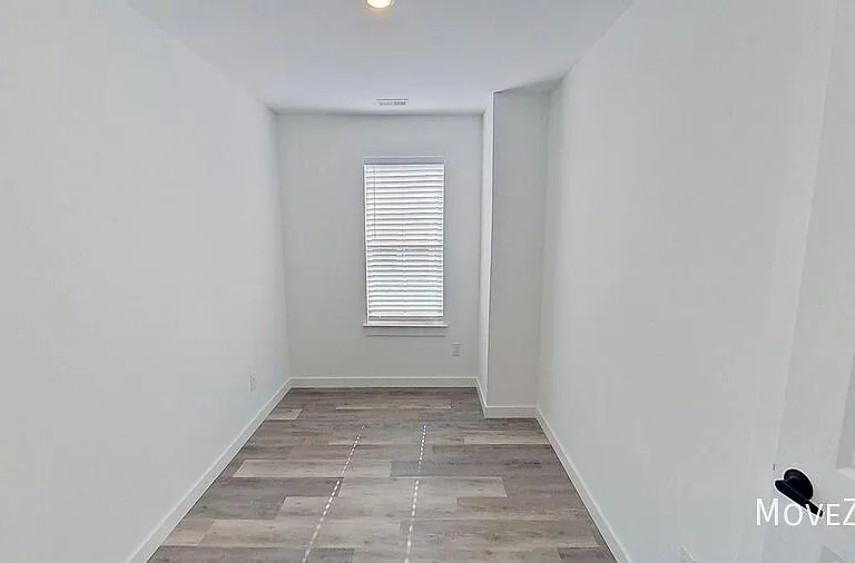 275 Vanderbilt Rd — Photo 29
