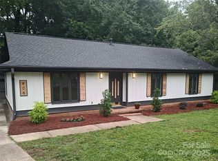 406 Wilcrest Dr, Matthews, NC 28105