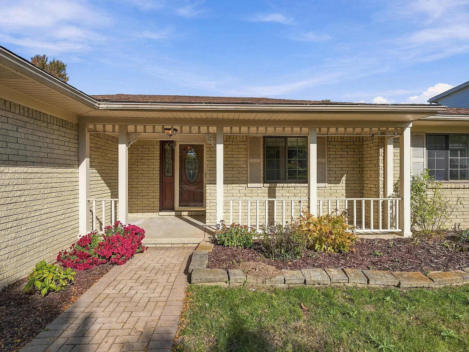 3 bed, 2.5 bath, 2793 sqft, $3,095 — Photo 3
