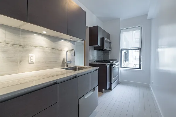 Rented by Stonehenge NYC LLC | media 5