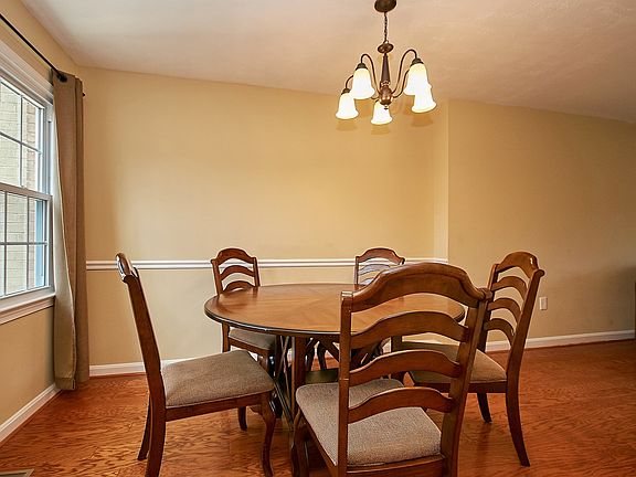 5th image of 14827 Smethwick Pl