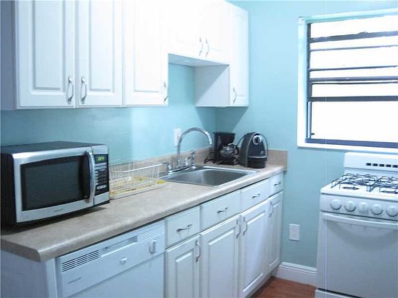 2nd image of 336 Meridian Ave APT 4