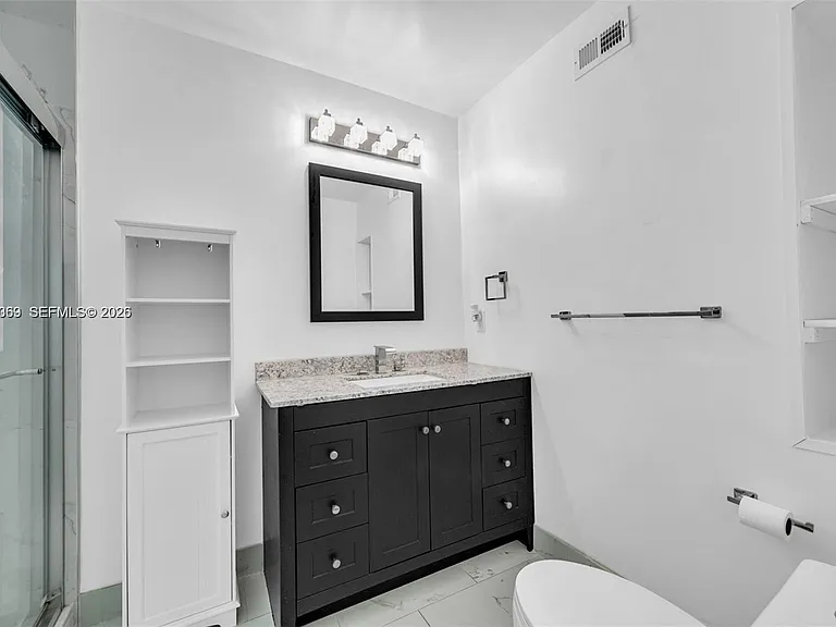 851 SW 49th Ter — Photo 17