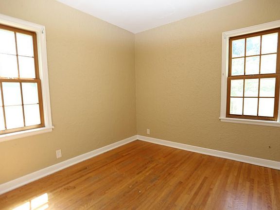 3rd image of 1472 311th Ave NE