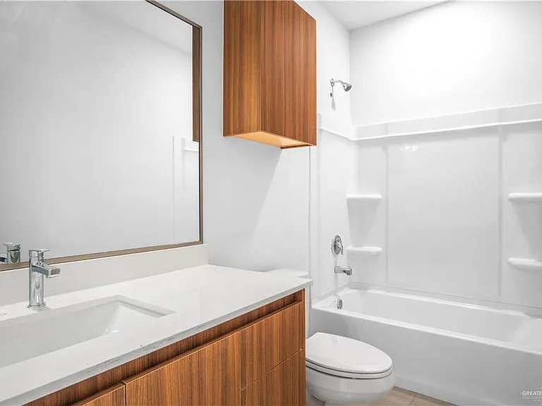 704 N Alexandrite Ave #1 — Photo 11