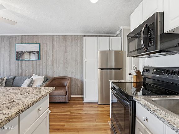 4th image of 40 Folly Field Rd #114B