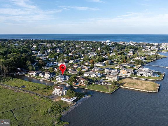 2nd image of 13 Venetian Dr