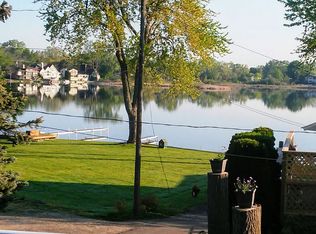 1643 Stapleton Ct, Keego Harbor, MI 48320