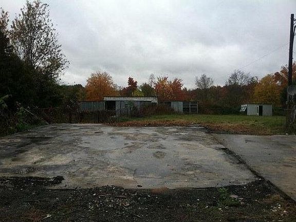 4th image of 260 Harris Ln