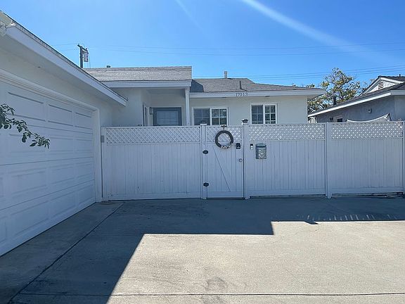 2nd image of 17013 Van Ness Ave