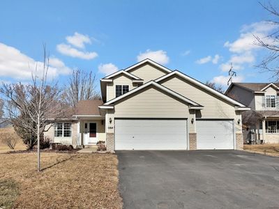 1064 Pond Curv, Waconia, MN, 55387