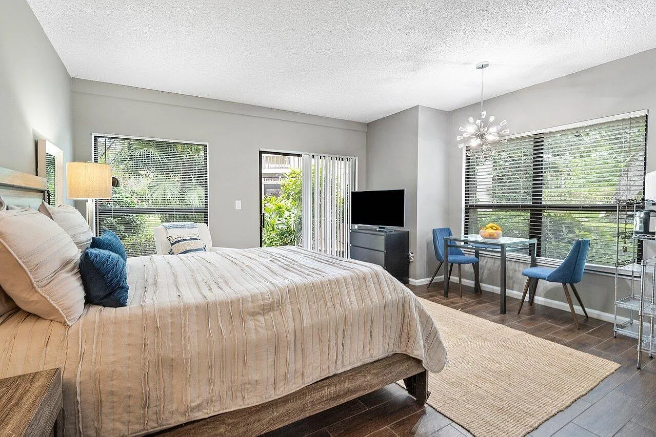 1 bed, 1.0 bath, 500 sqft, $3,000 — Photo 2