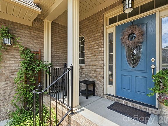 4th image of 8330 Bourgess Ct