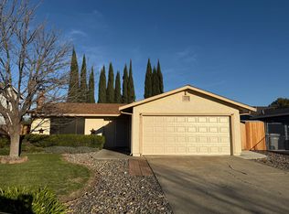 345 Colonial Cir, Vacaville, CA 95687