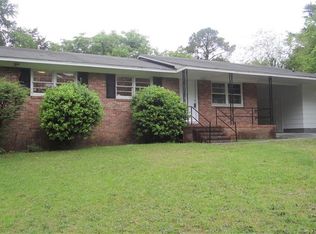 1120 Austin Dr, Fayetteville, NC 28311