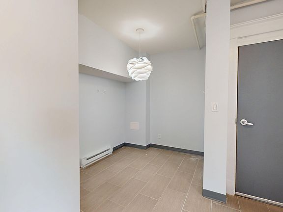 4th image of 245 Whitney Ave #2L