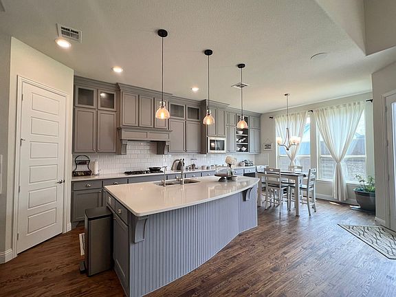 2nd image of 10505 Wintergreen Dr