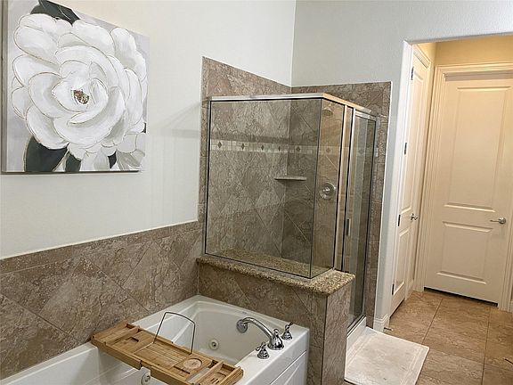 4th image of 4732 Bayview Dr