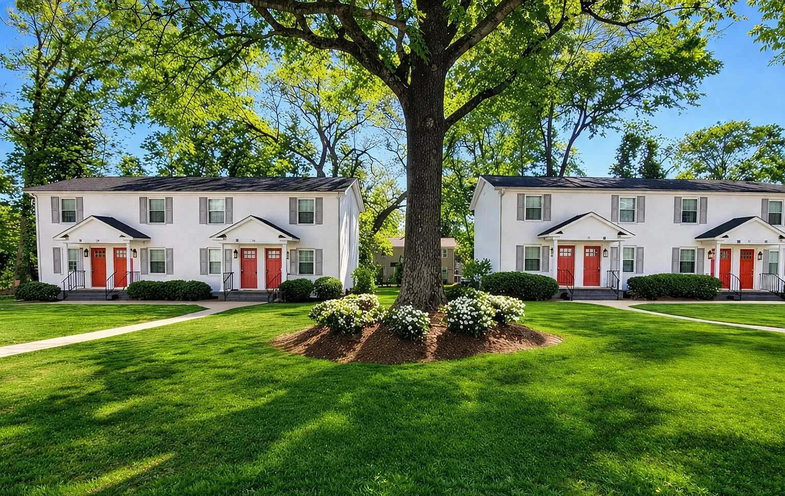 August Rent Special! 2 Bed/1 Bath Townhome Near Downtown Greenville — Photo 3