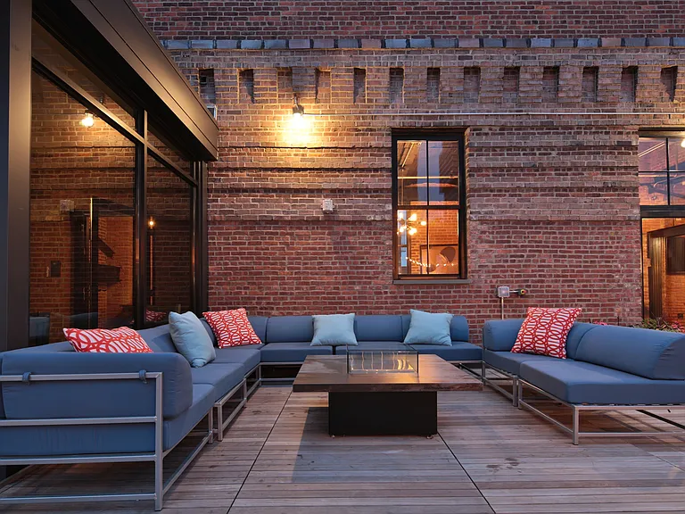 Resident Fire Pit and Lounge on Rooftop
