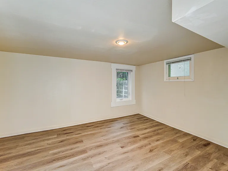4707 Brooklyn Ave NE #E — Photo 10