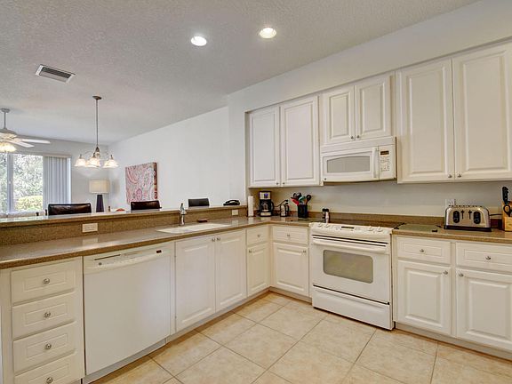 3rd image of 1055 Pinewood Lake Ct