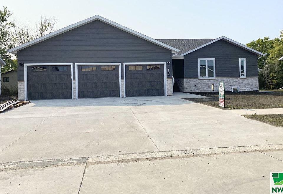 1st image of 504 Magnolia Ln