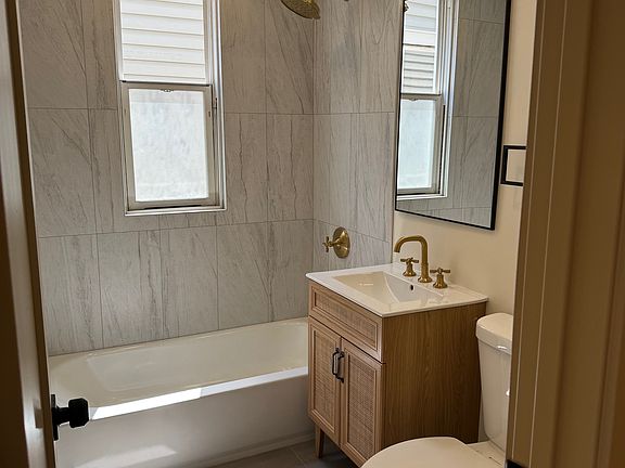 5th image of 3060 N Elbridge Ave #2