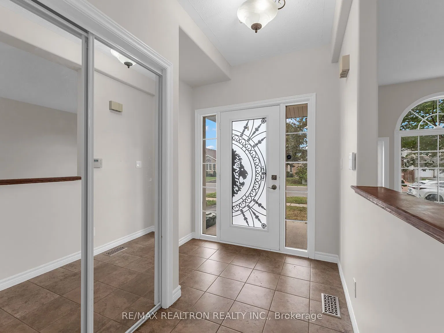 5 bed, $3,300 — Photo 3