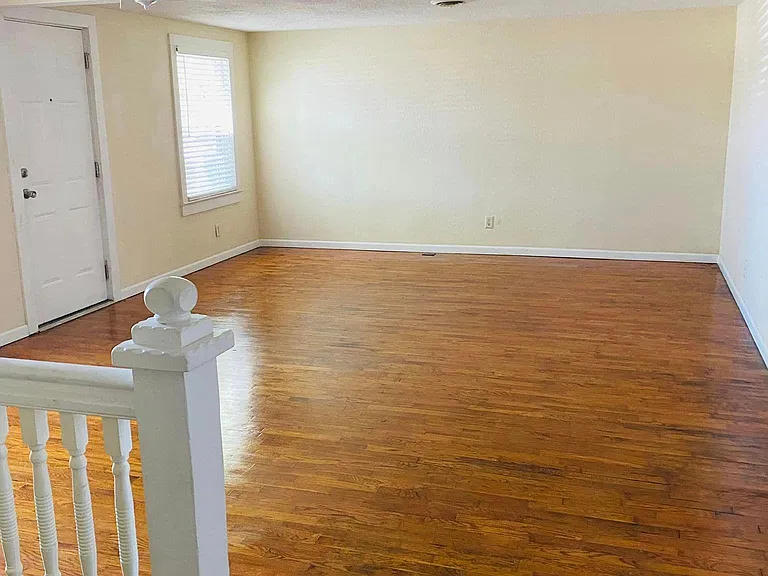 2118 Merriwether St — Photo 2