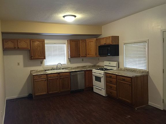 1st Floor Kitchen-it's huge