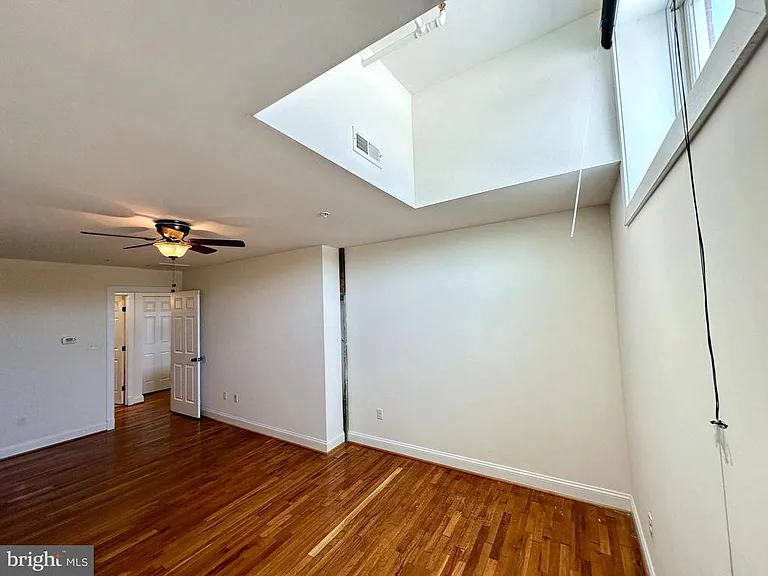 302 N Cameron St #202 — Photo 14