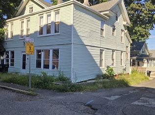 12 School St, Holyoke, MA 01040