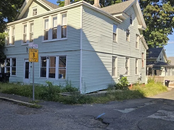12 School St, Holyoke, MA 01040