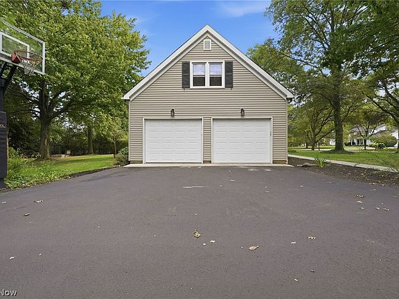 5th image of 79 Colony Dr