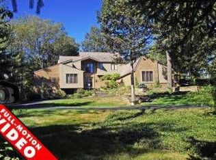 18905 Edenderry St, Northville, MI 48168