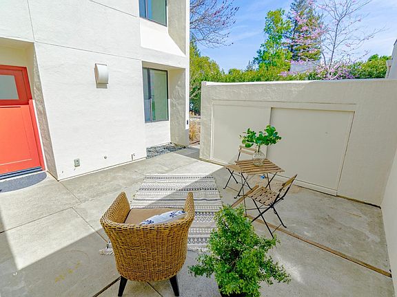 4th image of 909 Alvarado Ave APT 11