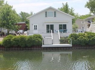 243 Fossil Cove Ln, Wilmington, IL 60481