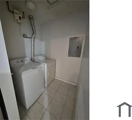 2 bed, 920 sqft, $2,300 — Photo 3