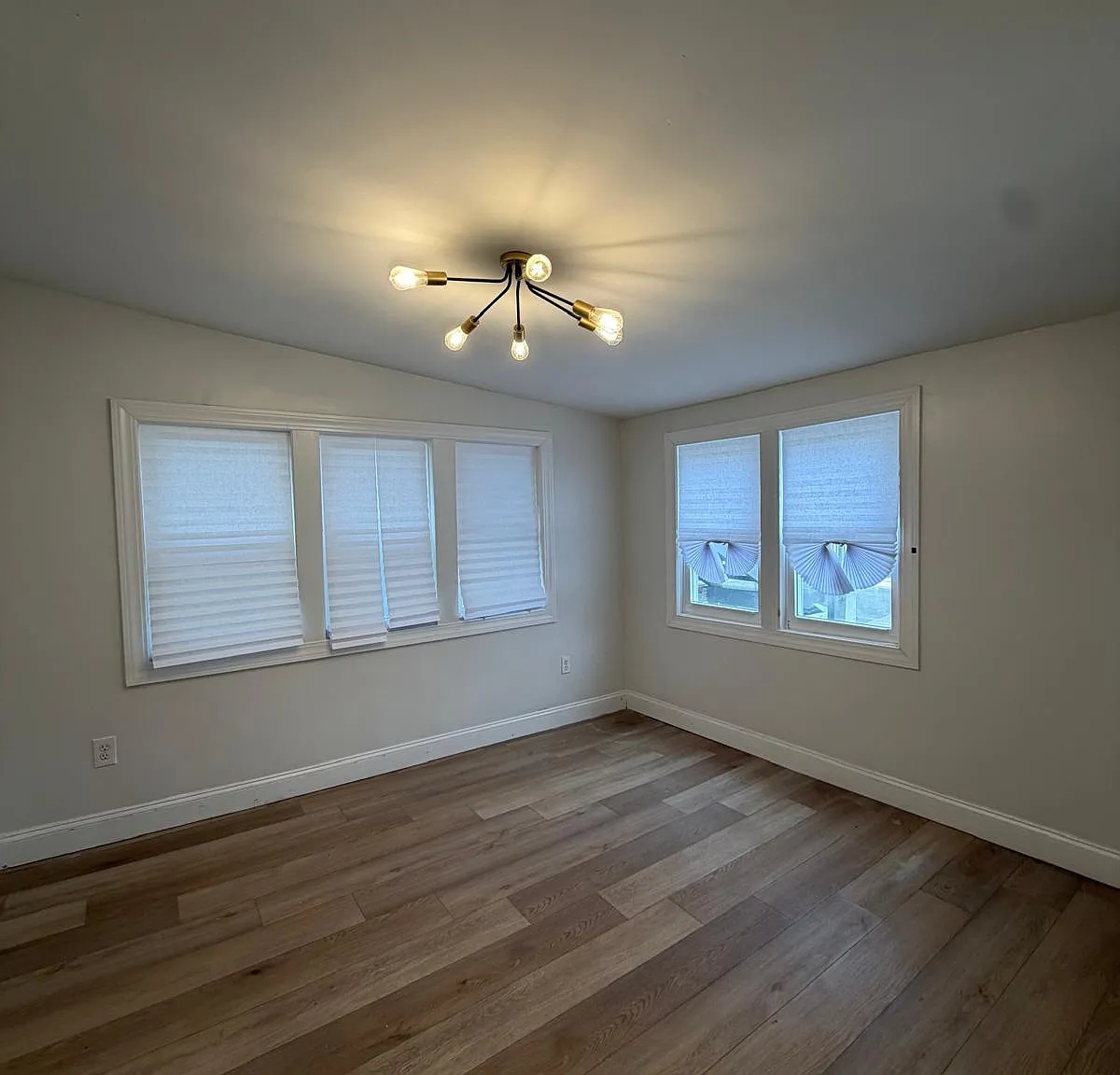 4 bed, $2,550 — Photo 3