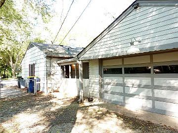 2nd image of 7437 Evanston Ave